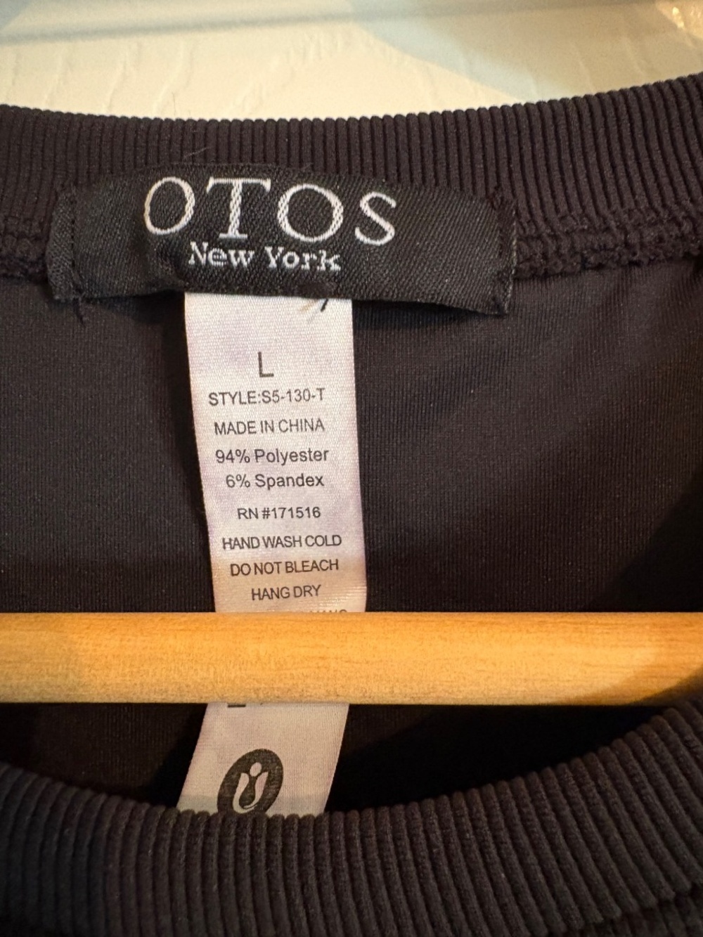 OTOS Crop Top - Picture 2 of 5